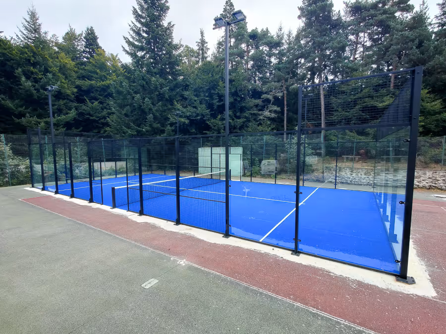 logis-hôtel-clair-matin-france-1-padel-courts-auvergne-rhône-alpes-court2.jpg