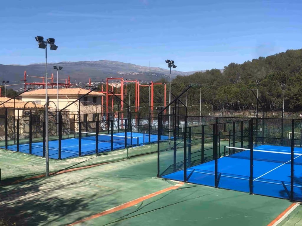 opio-en-provence-france-2-padel-courts-provence-alpes-côte-d’azur-hero.jpg