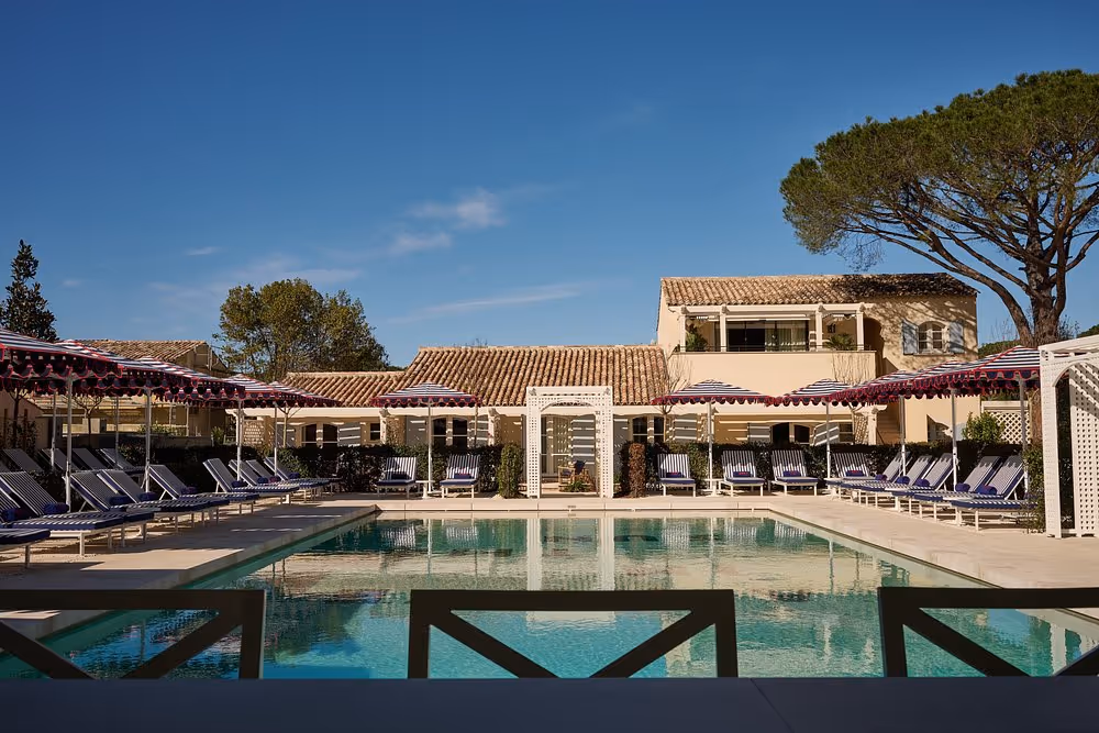 arev-st.-tropez-france-1-padel-courts-saint-tropez-property2.jpg