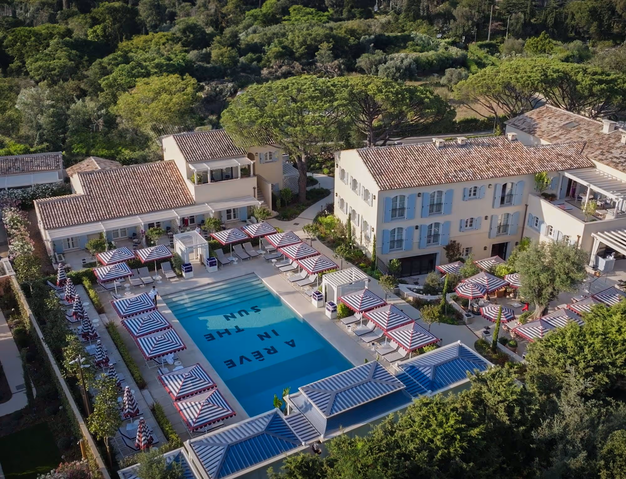 arev-st.-tropez-france-1-padel-courts-saint-tropez-porperty1.jpg