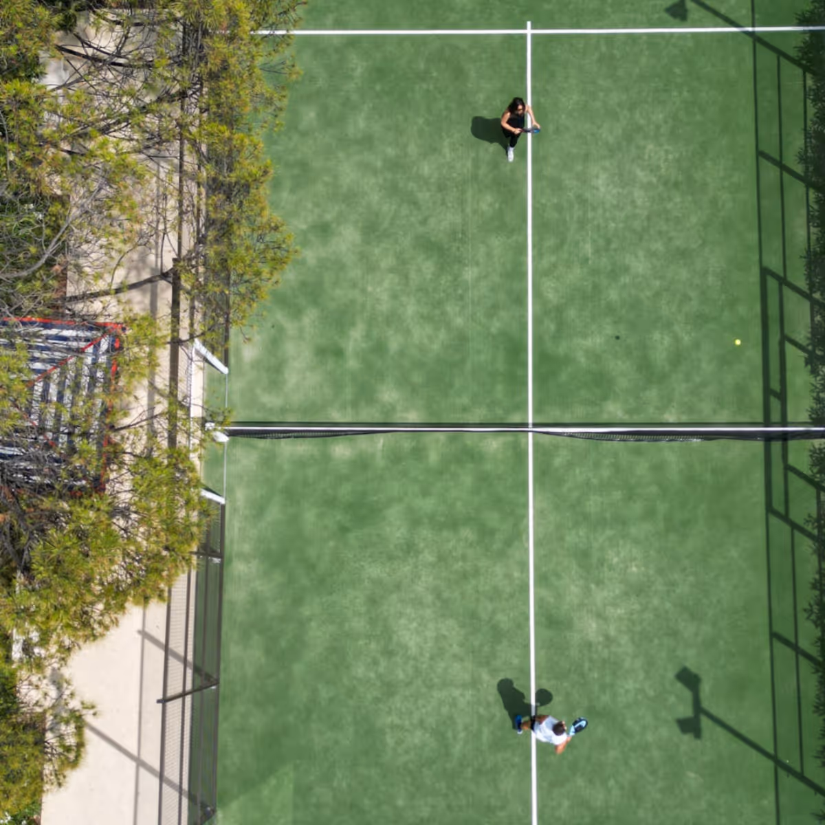 arev-st.-tropez-france-1-padel-courts-saint-tropez-hero.jpg