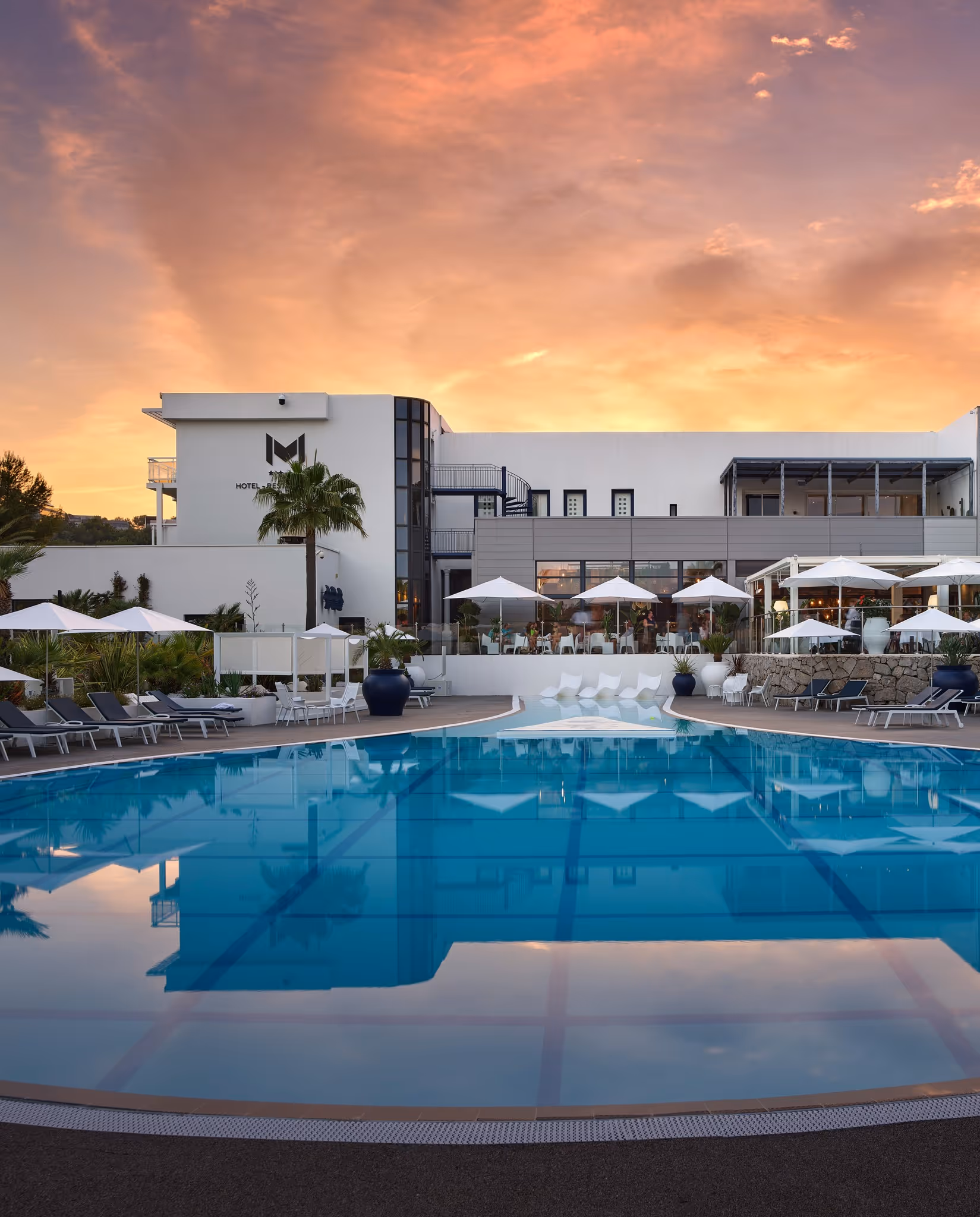 mouratoglou-hotel-&-resort-france-4-padel-courts-provence-alpes-côte-d'azur-property1.jpg
