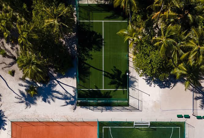nakai-alimathà-resort-maldives-1-padel-courts-vaavu-atoll-court1.jpg