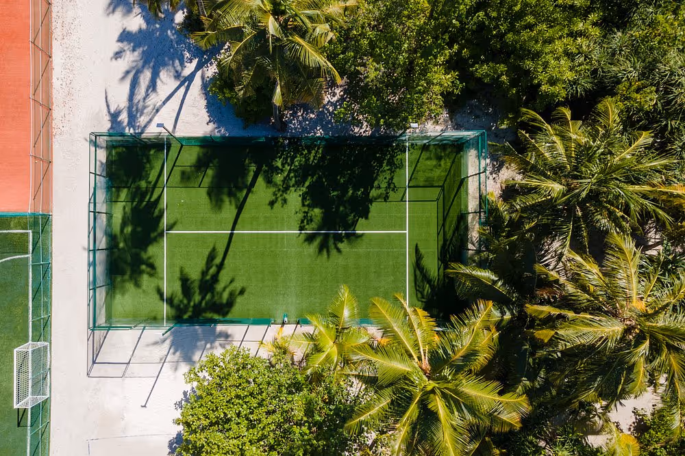 nakai-alimathà-resort-maldives-1-padel-courts-vaavu-atoll-court2.jpg