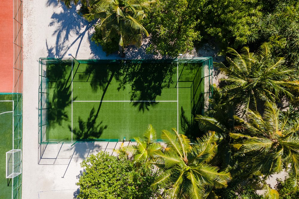 nakai-alimathà-resort-maldives-1-padel-courts-vaavu-atoll-court2.jpg