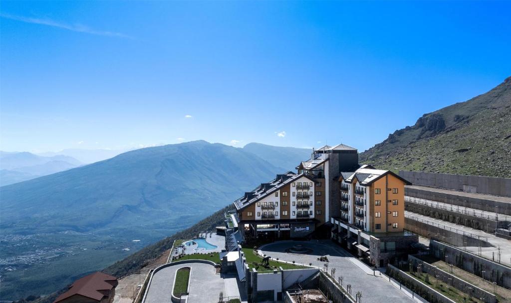 RadissonBluResort&SpaKorekMountain-Iraq-1-Kurdistan-property1.jpg