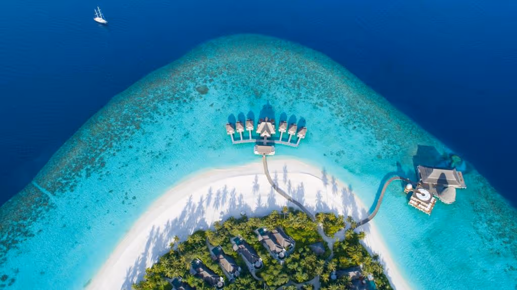 anantara-kihavah-maldives-villas-maldives-1-padel-courts-baa-atoll-property1.jpg