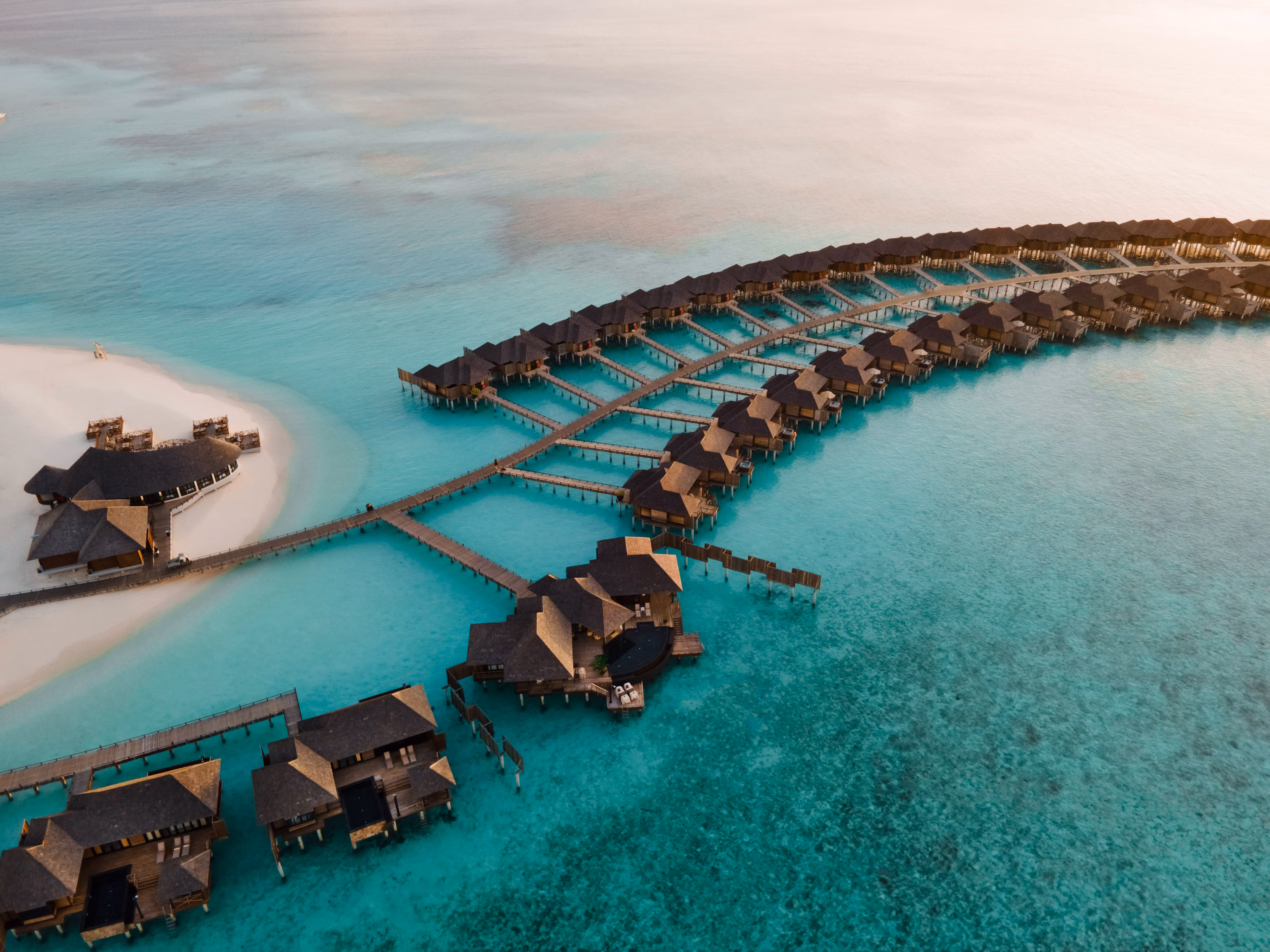 siyam-world-maldives-maldives-1-padel-courts-dhigurah-property1.jpg
