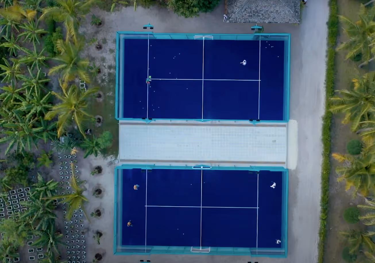 kuredu-resort-&-spa-maldives-3-padel-courts-lhaviyani-atoll-court2.jpg