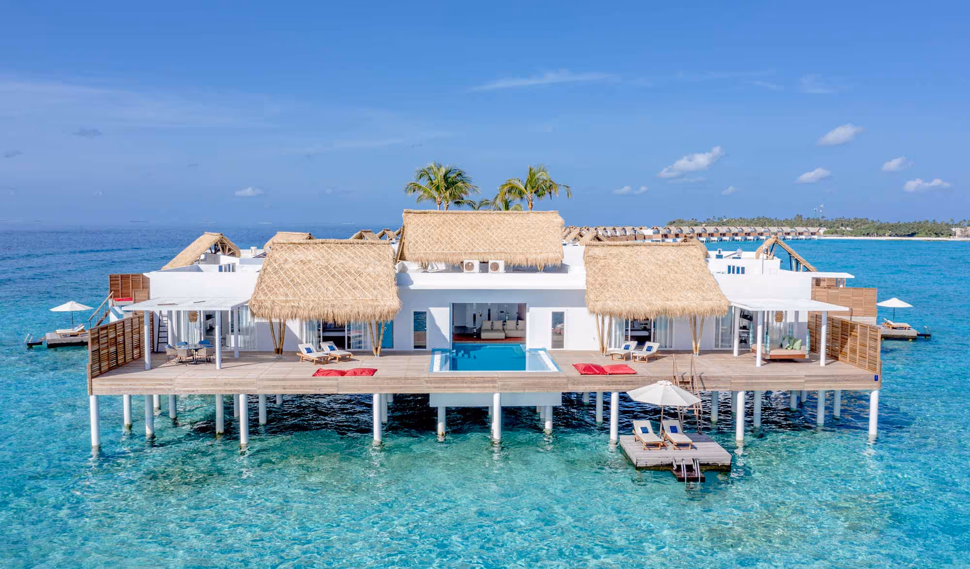 emerald-maldives-resort-&-spa-maldives-2-padel-courts-raa-atoll-property2.jpg