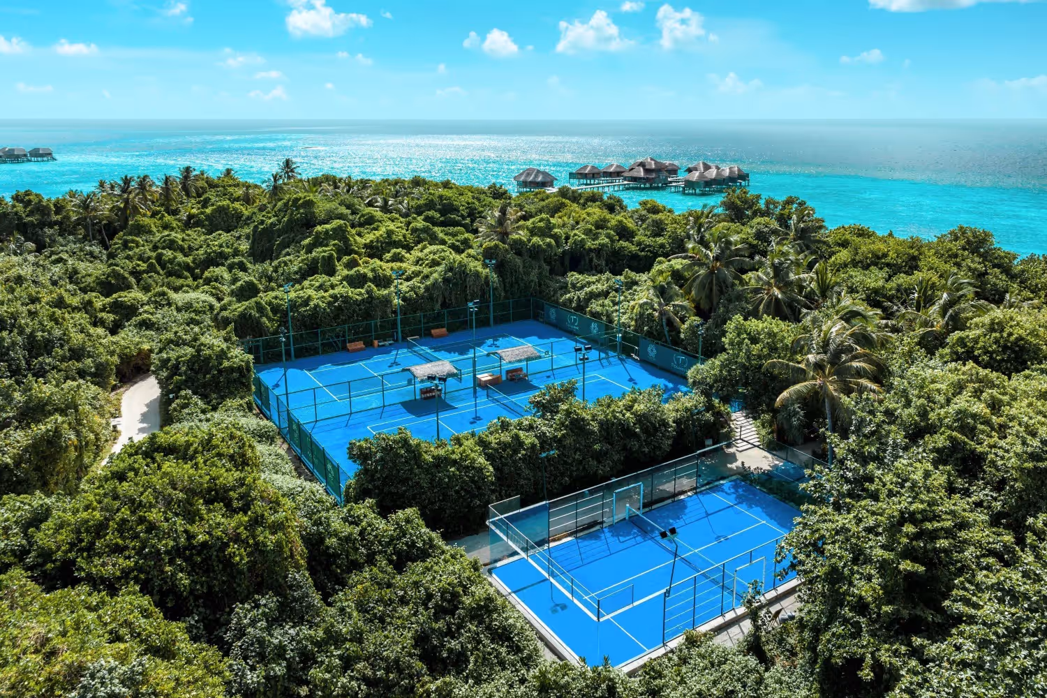vakkaru-maldives-maldives-1-padel-courts-baa-atoll-hero.jpg