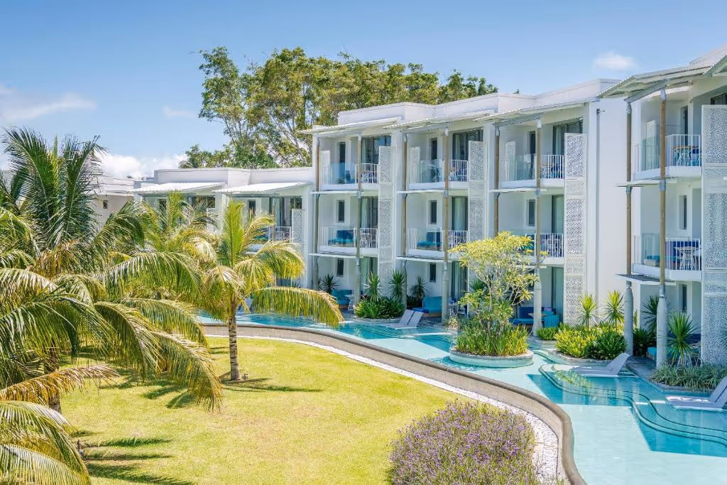victoria-beachcomber-mauritius-1-padel-courts-pointe-aux-piments-property2.jpg