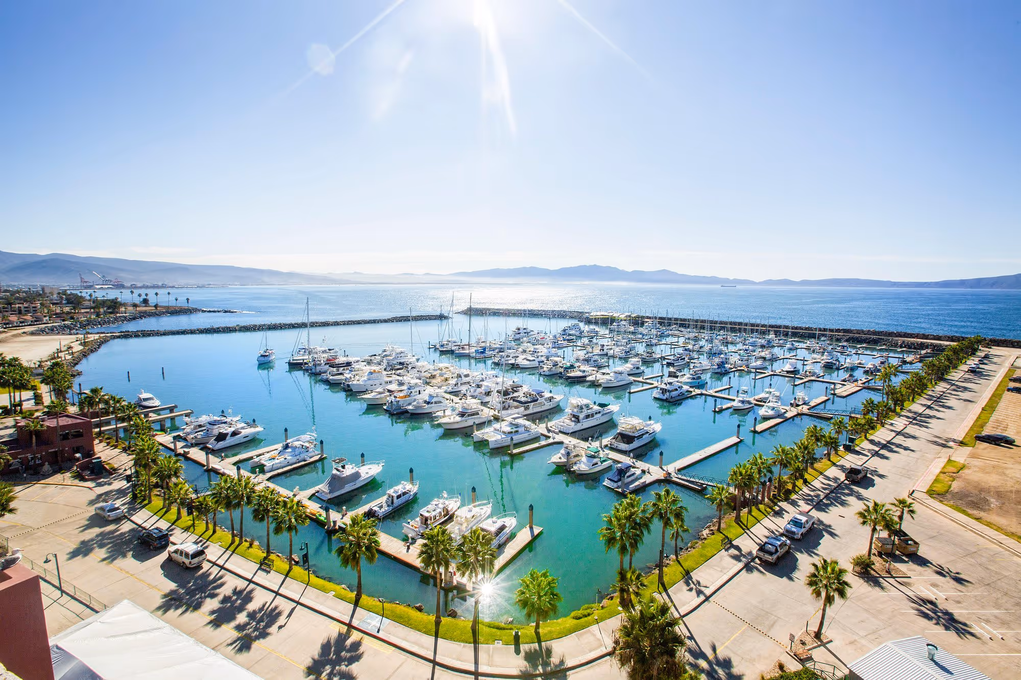 hotel-coral-&-marina-hotel-mexico-3-padel-courts-ensenada-property2.jpg