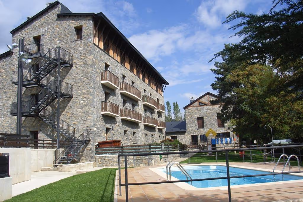 RocaNevadaSuites-Spain-1-Aragon-property1.jpg