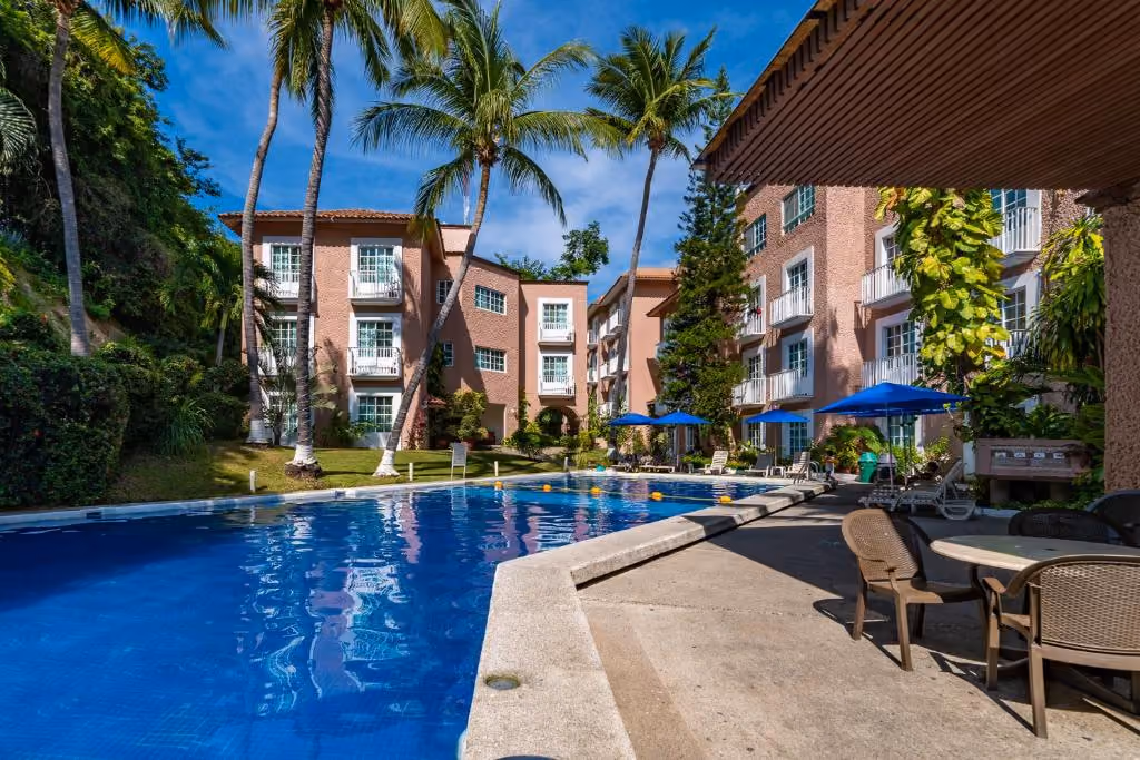 hotel-castillo-huatulco-&-beach-club--mexico-1-padel-courts-huatulco-property2.jpg