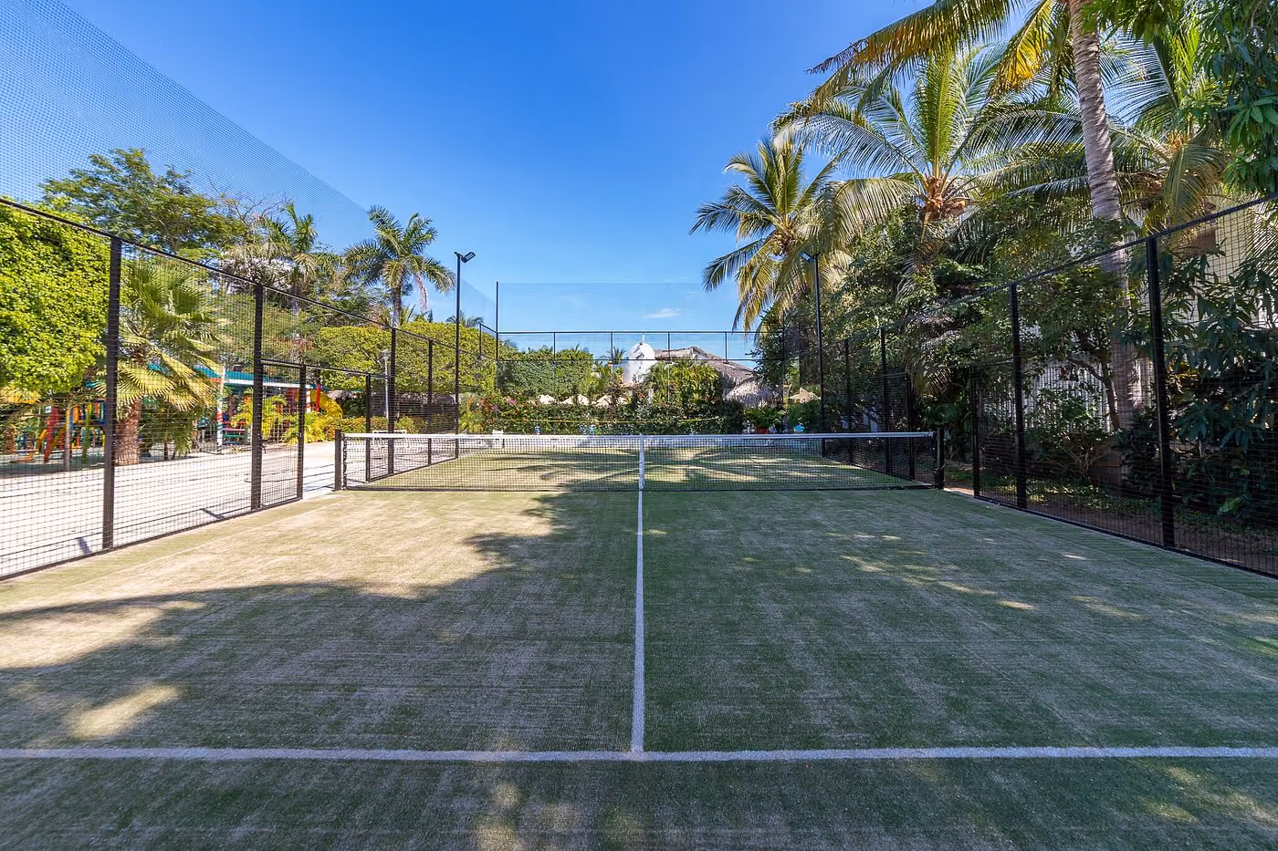 hotel-castillo-huatulco-&-beach-club--mexico-1-padel-courts-huatulco-court3.jpg