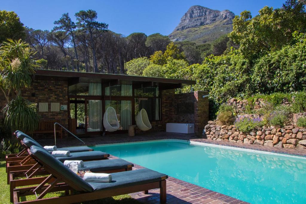 CampsBayRetreatHotel-SouthAfrica-1-WesternCape-property2.jpg