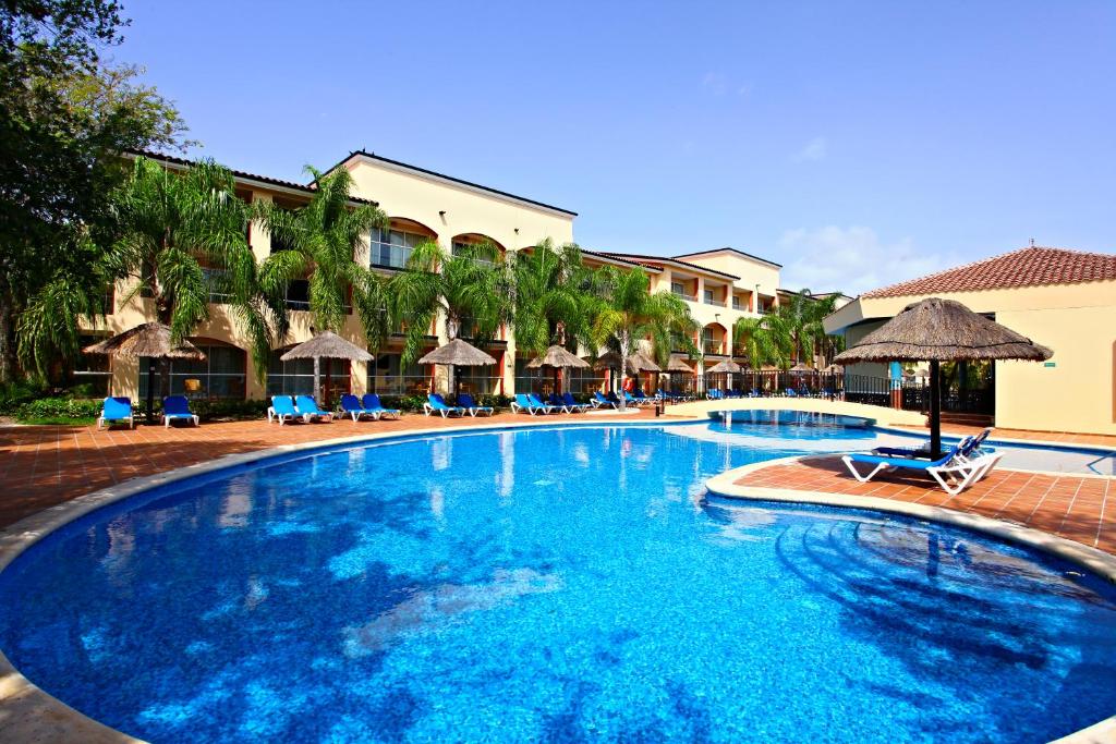 SandosPlayacar-Mexico-1-PlayadelCarmen-property2.jpg