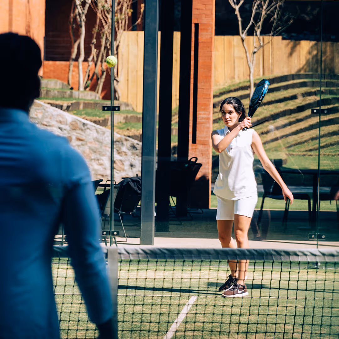 hotel-avandaro-golf-&-spa-resort-mexico-2-padel-courts-valle-de-bravo-court2.jpg