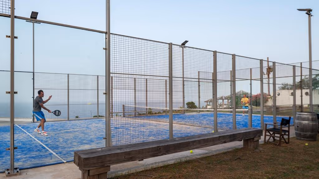 whale-tails-boutique-hotel--1-padel-courts-sint-eustatius-court3.jpg