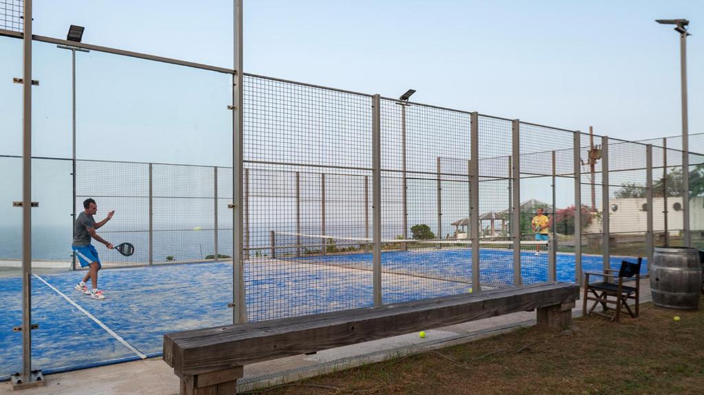 whale-tails-boutique-hotel--1-padel-courts-sint-eustatius-court3.jpg