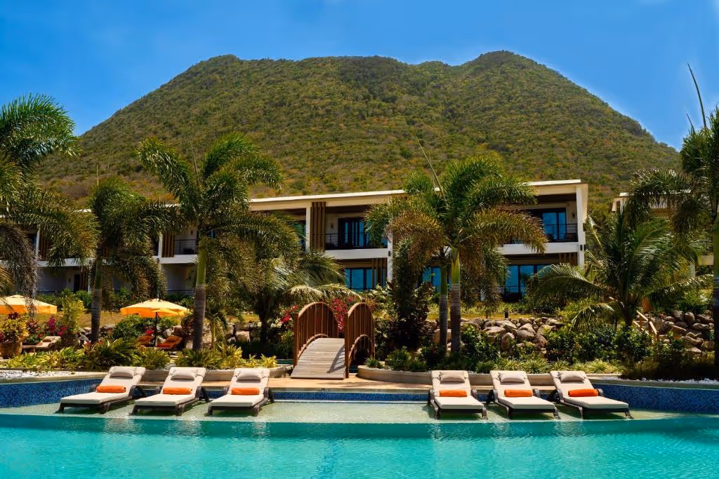 golden-rock-dive-and-nature-resort--1-padel-courts-dutch-caribbean-property2.jpg
