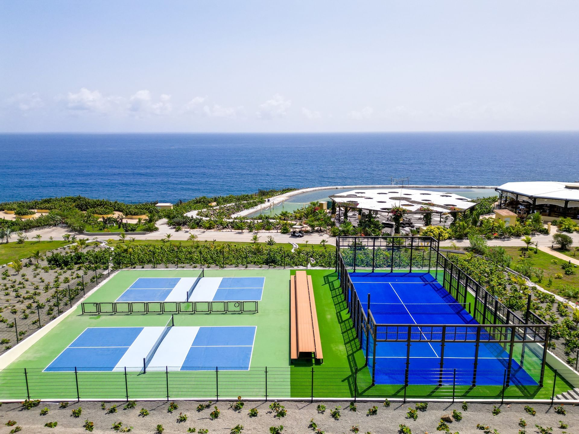 golden-rock-dive-and-nature-resort--1-padel-courts-dutch-caribbean-court1.jpg