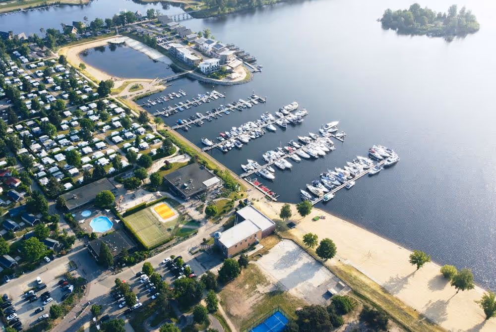 marina-resort-well-netherlands-1-padel-courts-well-property1.jpg