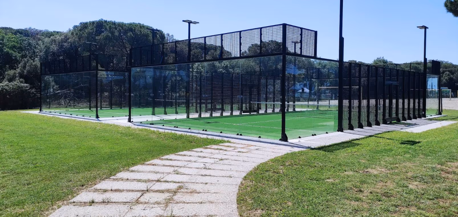 ClubVillage&HotelSpiaggiaRomea-Italy-2-LidodiNazioni-court1.jpg