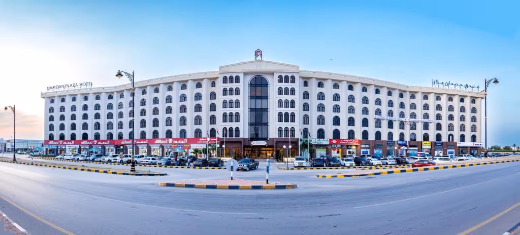 hamdan-plaza-hotel-oman-4-padel-courts-salalah-property1.jpg
