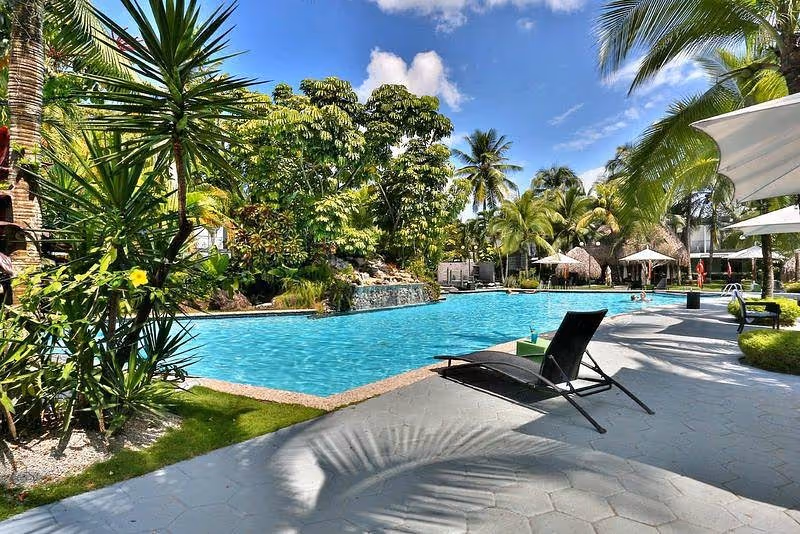 riande-aeropuerto-hotel-casino-panama-3-padel-courts-panamá-province-property1.jpg