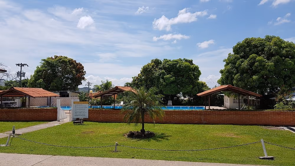 hotel-plaza-panama-2-padel-courts-santiago-property2.jpg