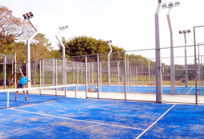 rakiura-resort-paraguay-2-padel-courts-luque-hero.jpg