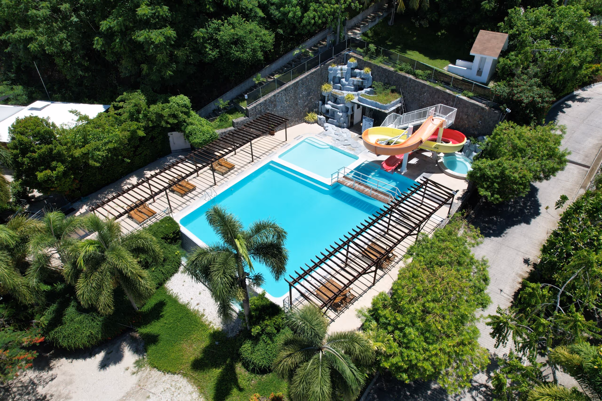 palm-beach-resort-philippines-3-padel-courts-batangas-property2.jpg