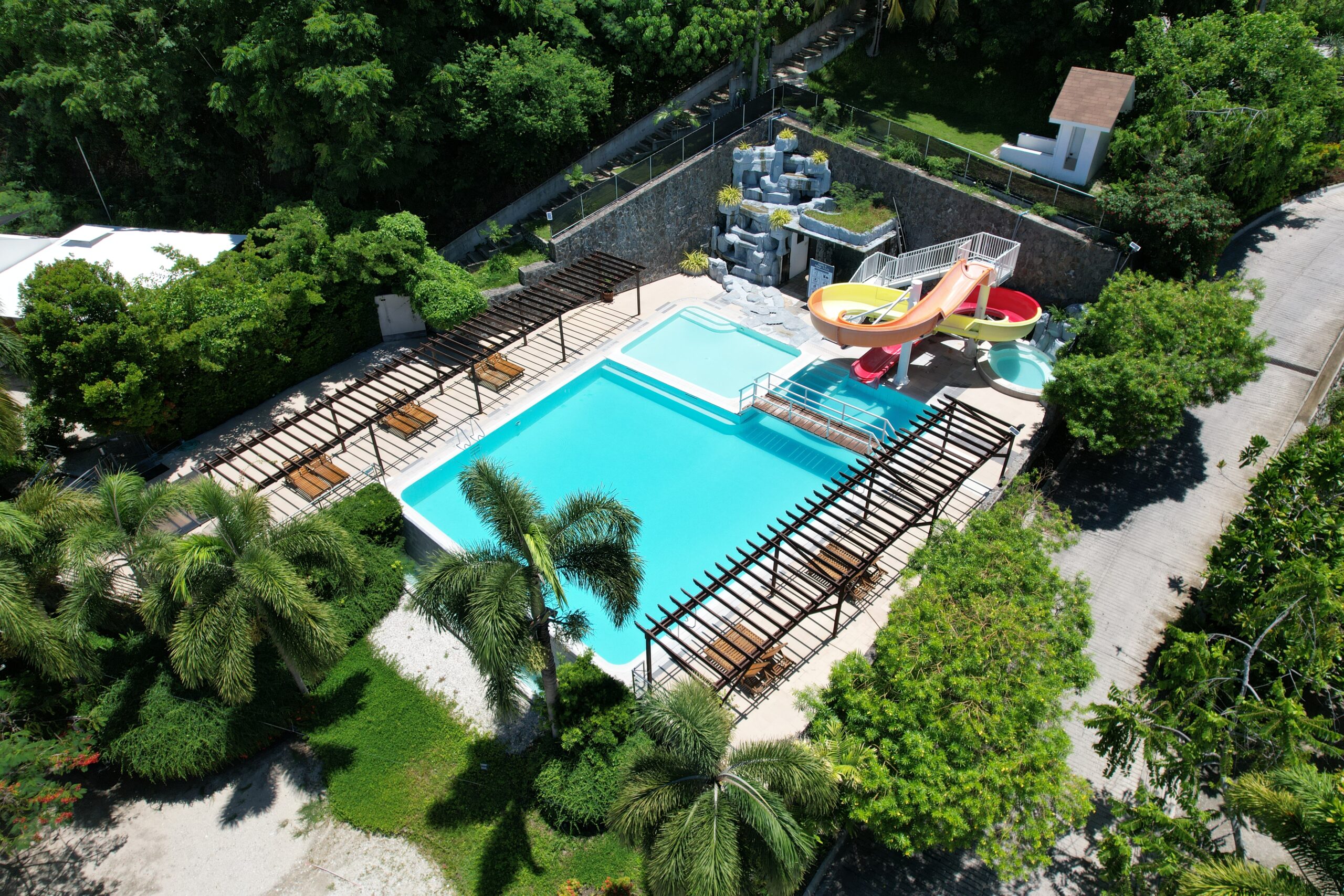 palm-beach-resort-philippines-3-padel-courts-batangas-property2.jpg