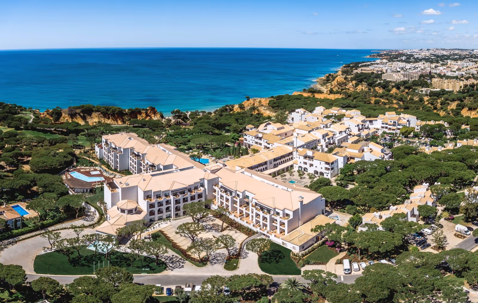 pine-cliffs-resort-portugal-3-padel-courts-albufeira-property2.jpg