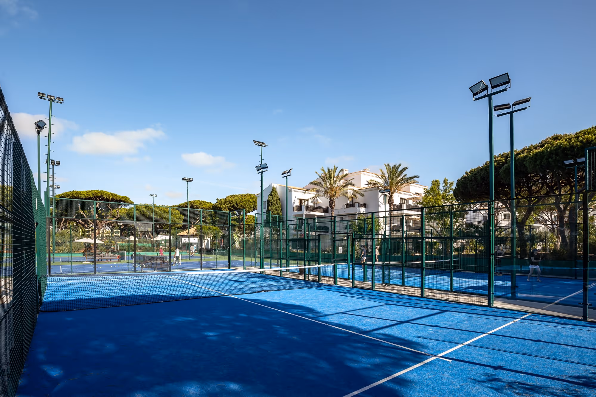 pine-cliffs-resort-portugal-3-padel-courts-albufeira-court2.jpg