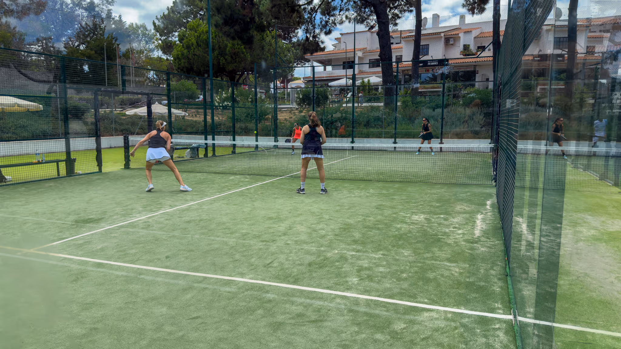 ap-victoria-sports-&-beach-portugal-2-padel-courts-albufeira-court4.jpg