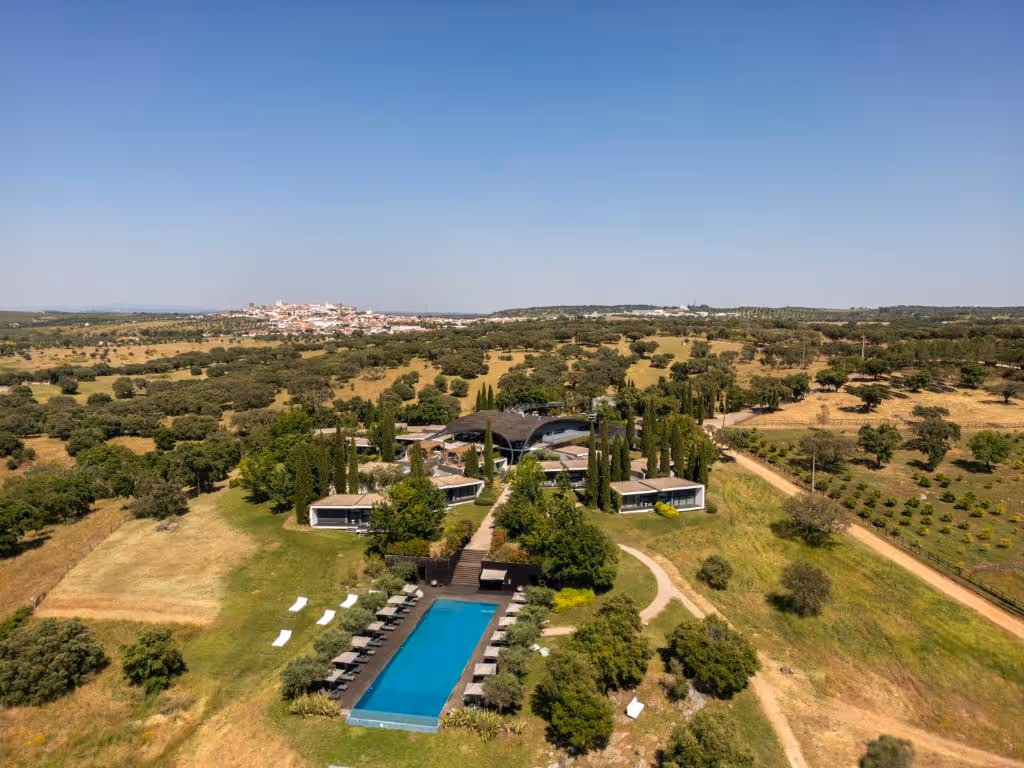 herdade-da-cortesia-hotel-portugal-2-padel-courts-avis-property2.jpg