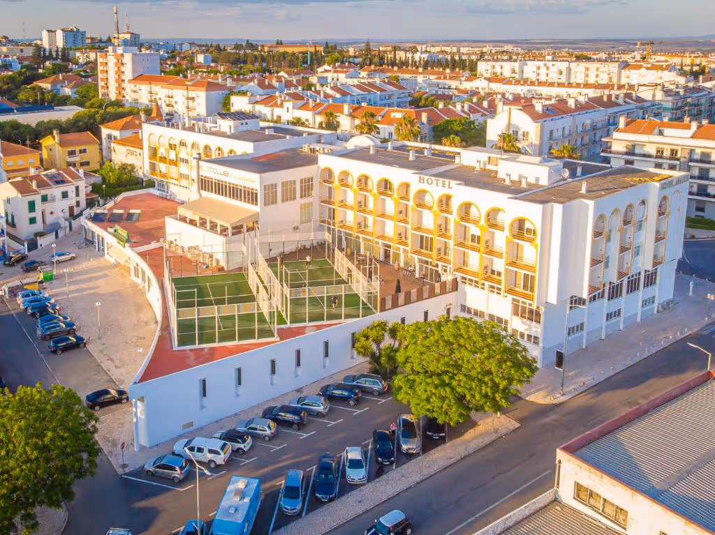 hotel-melius-portugal-2-padel-courts-beja-property1.jpg