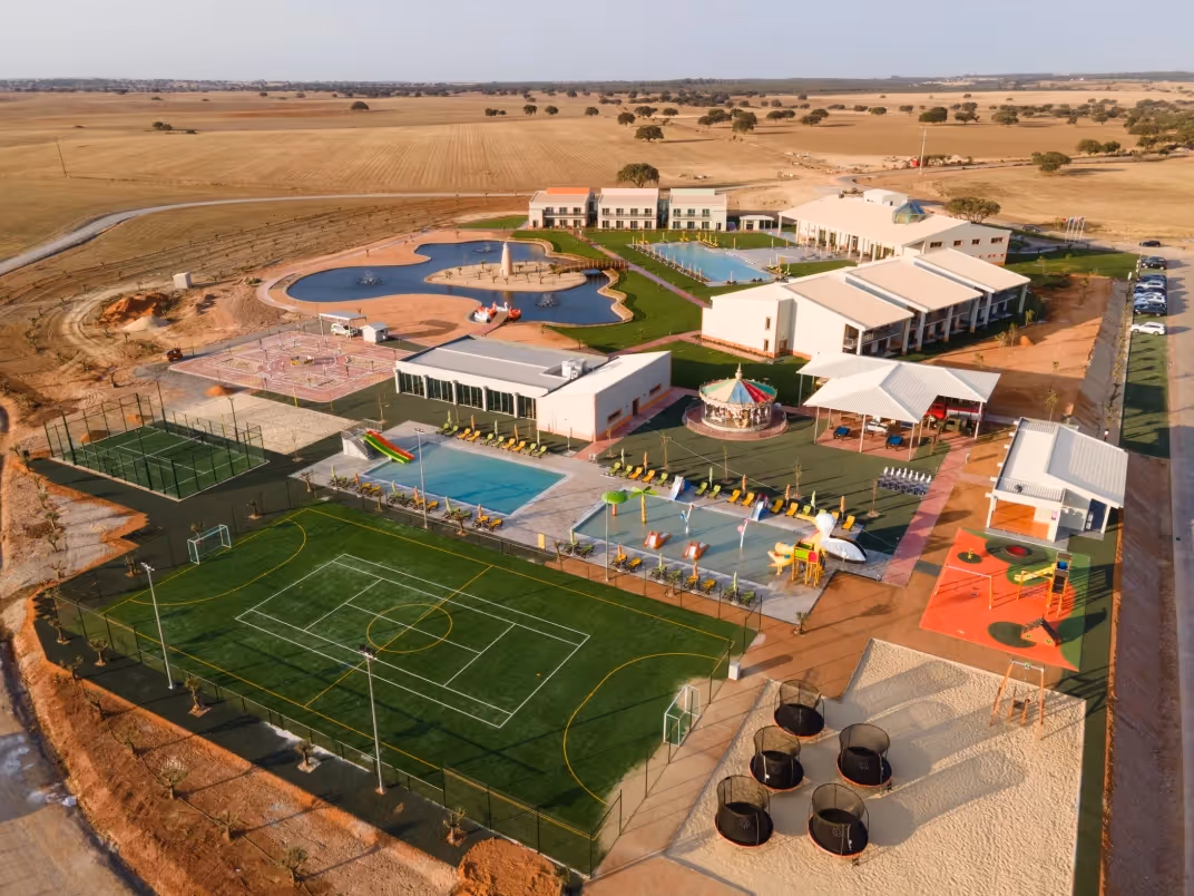 vila-gale-nep-kids-portugal-1-padel-courts-beja-hero.jpg