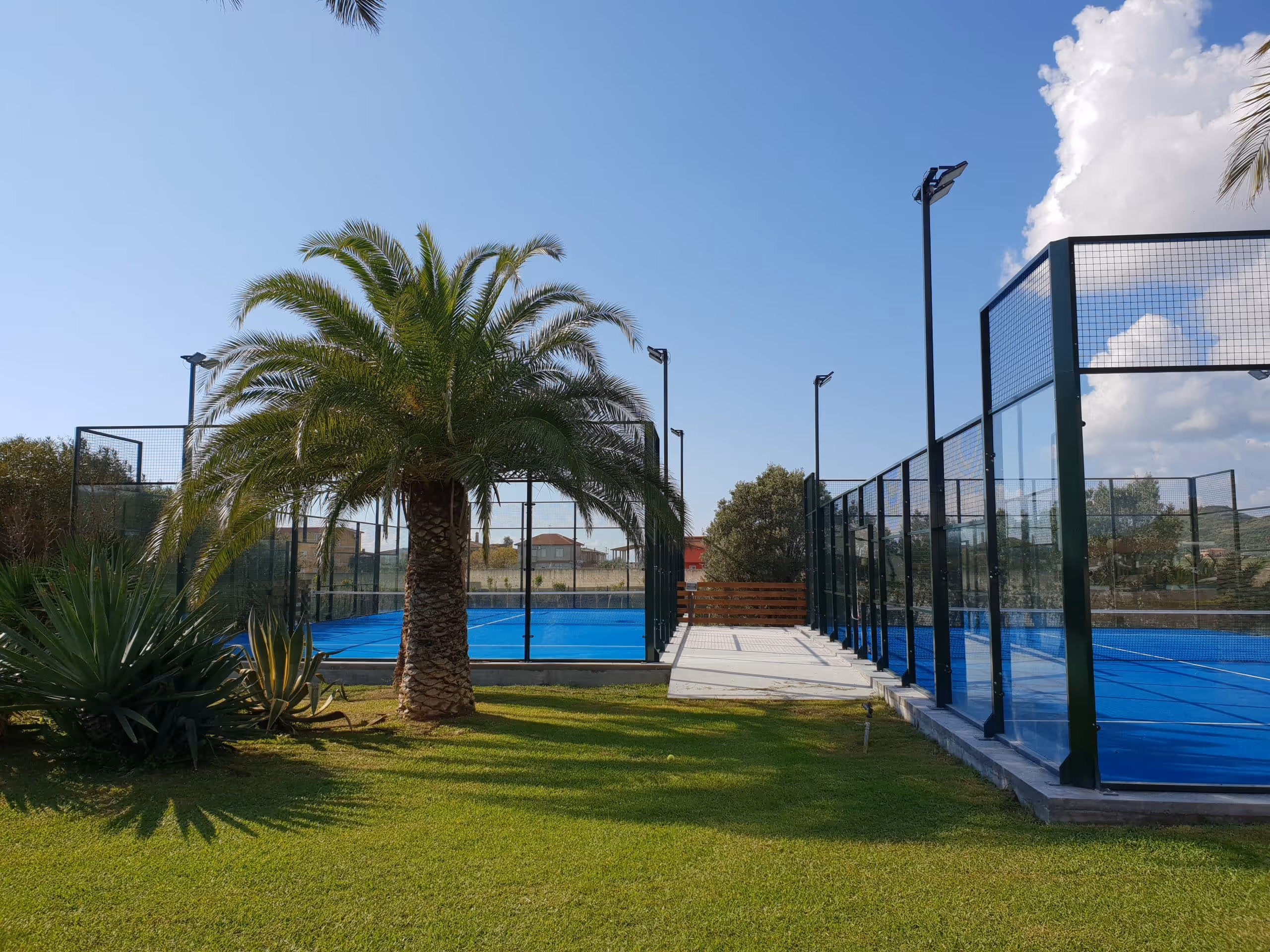PortoKaleoResort-Italy-2-SteccatodiCutro-court2.jpg