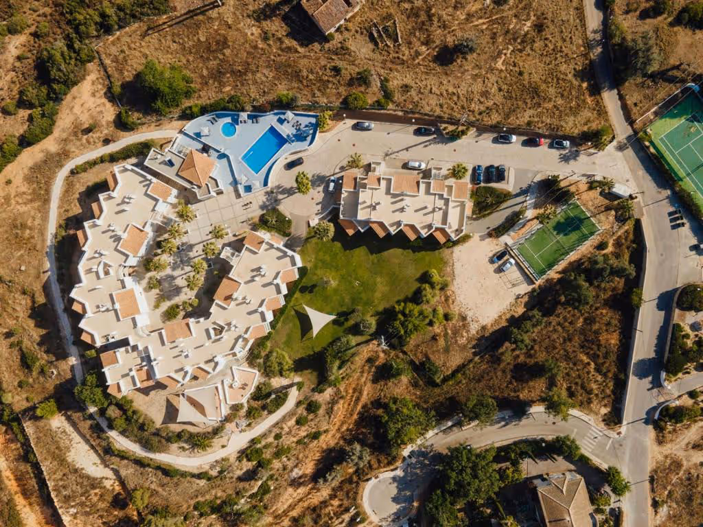 placid-village-portugal-1-padel-courts-algarve-hero.jpg