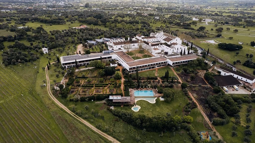convento-do-espinheiro,-historic-hotel-&-spa-portugal-1-padel-courts-evora-property1.jpeg