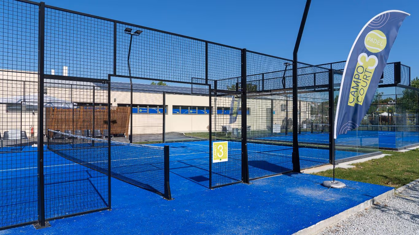 ClubdelSoleRiminiFamilyResort-Italy-3-Viserba-court1.jpg