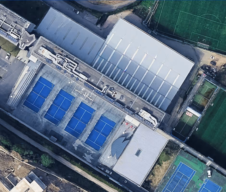 open-village-sports-hotel-&-spa-club-portugal-12-padel-courts-guimarães-court1.jpg