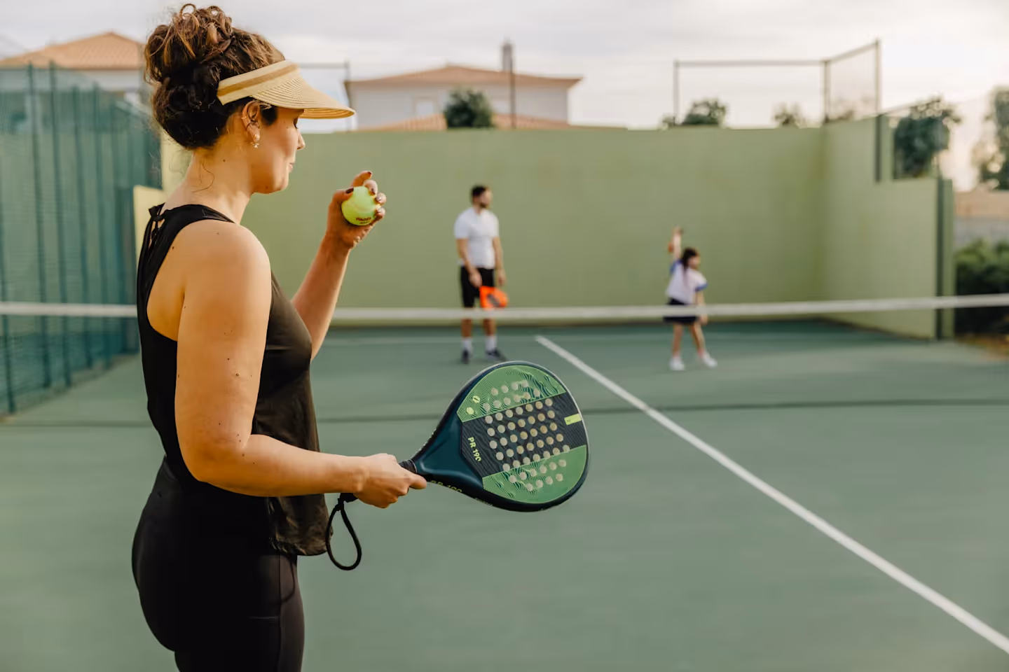 vale-da-lapa-village-resort-portugal-2-padel-courts-carvoeiro-court2.jpg