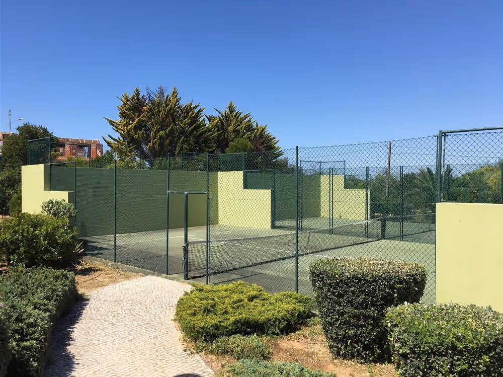 vale-da-lapa-village-resort-portugal-2-padel-courts-carvoeiro-hero.jpg
