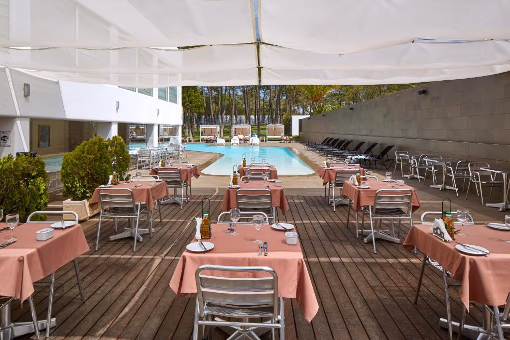 alcazar-hotel-&-spa-portugal-1-padel-courts-monte-gordo-property2.jpg