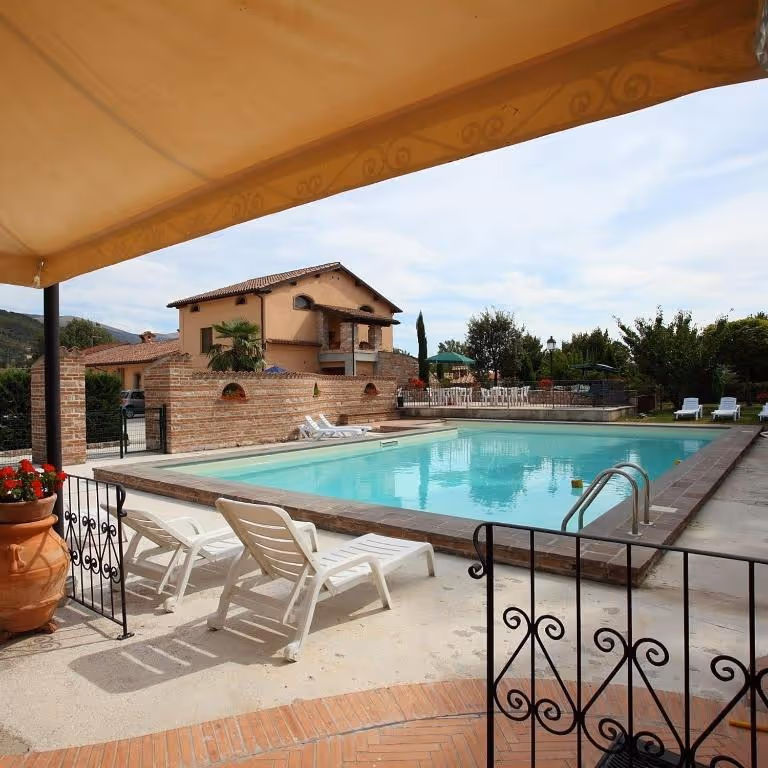 ResidenzaLeQuerce-Italy-1-FossatodiVico-property2.jpg